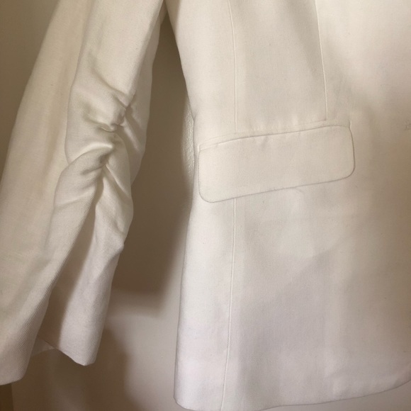 White linen blazer - Picture 3 of 5